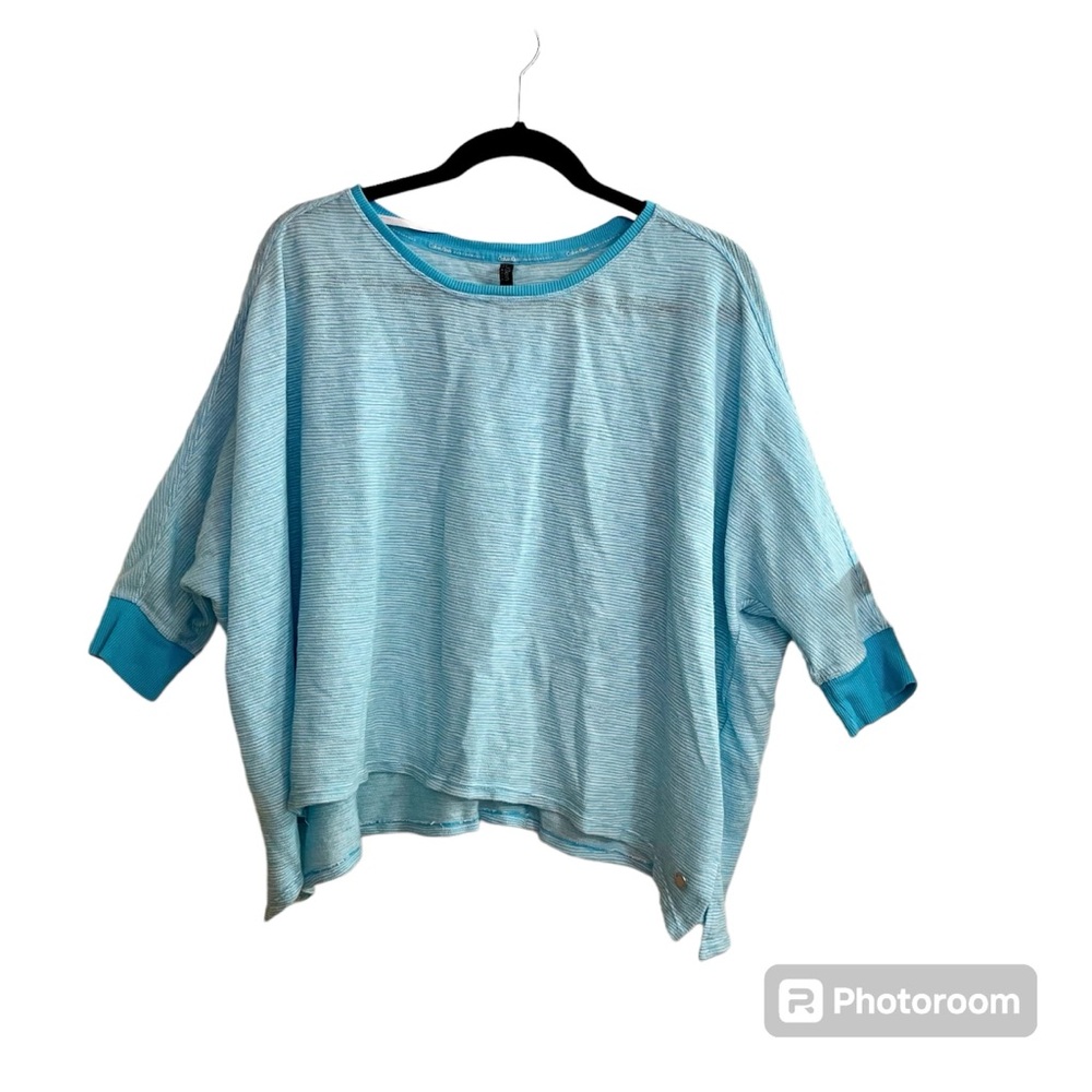 Calvin Klein Performance blue and white dolman shirt, medium